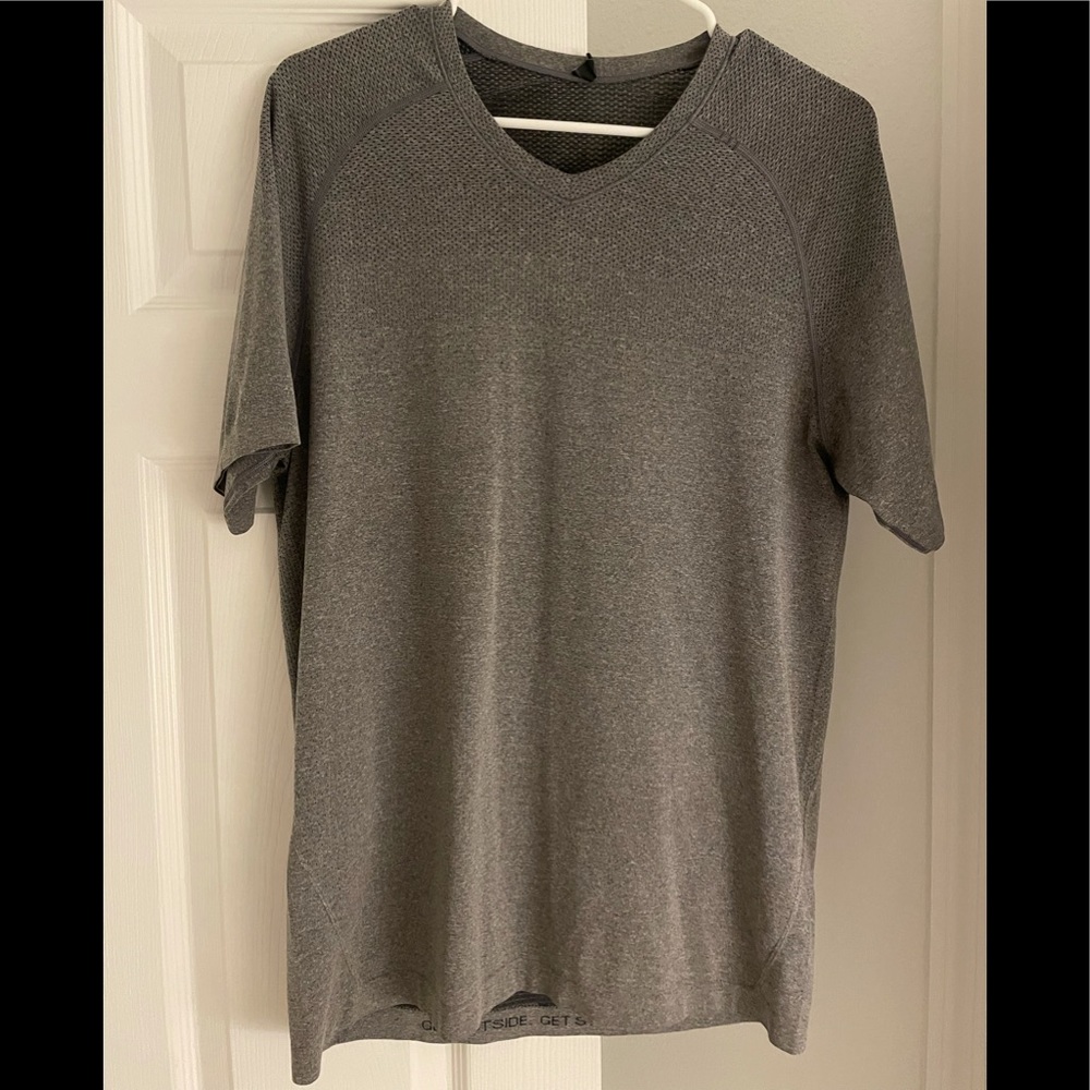Lululemon Metal Vent Tech V neck Size M